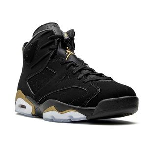 Air Jordan 6 Retro black/gold sneakers